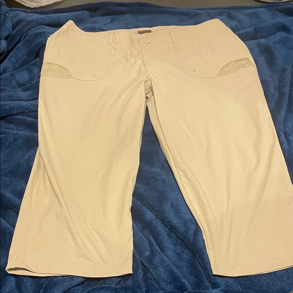 Columbia Khaki shorts